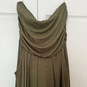 Hunter green Romper. Only worn once. Very comfortable and has stretch.